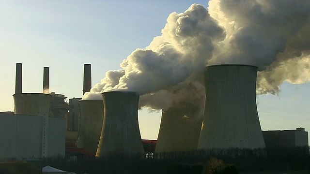 德国北莱茵威斯特伐利亚的Neurath / Neurath燃煤电厂的MS Shot视频素材