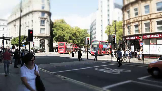 伦敦交通灯的交通时间间隔视频素材