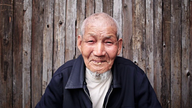 古老的中国男人视频素材