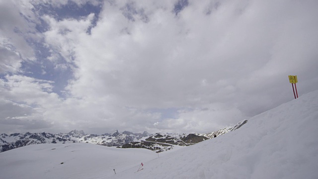 蒂洛尔阿尔卑斯山滑雪坡道的时间间隔。视频素材