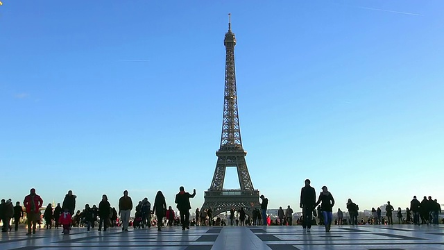 特罗卡德罗滨海广场和埃菲尔铁塔/巴黎之旅，法国法兰西岛视频素材