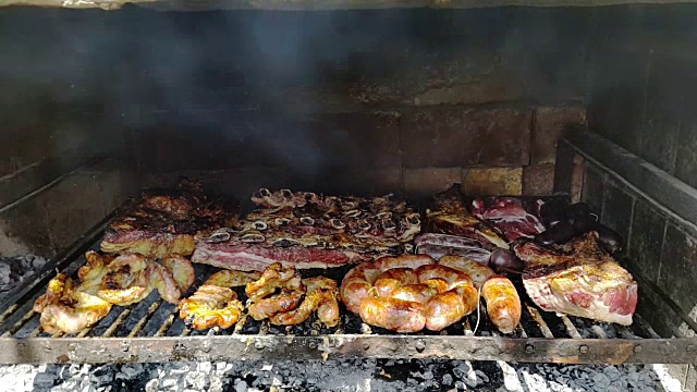 阿根廷烤肉-烟熏烧烤视频素材
