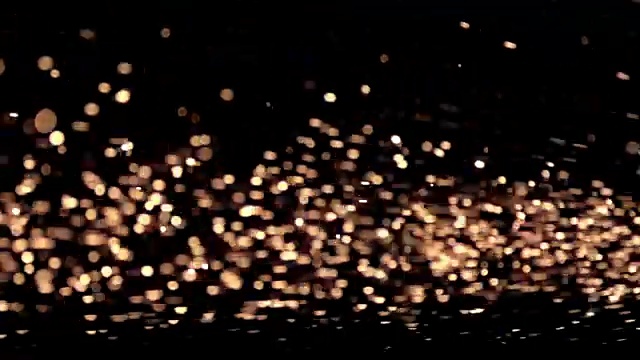 SLO MO金属火花在黑暗中闪耀视频下载