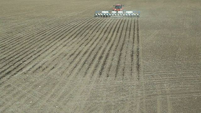 春季玉米田种植架空视频素材