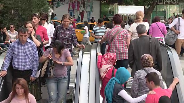 繁忙的自动扶梯，安卡拉，土耳其视频素材