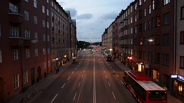 黄昏的城市街道视频素材