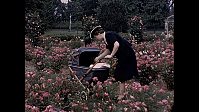 1940年的今天，玫瑰花园的妇女和婴儿视频素材