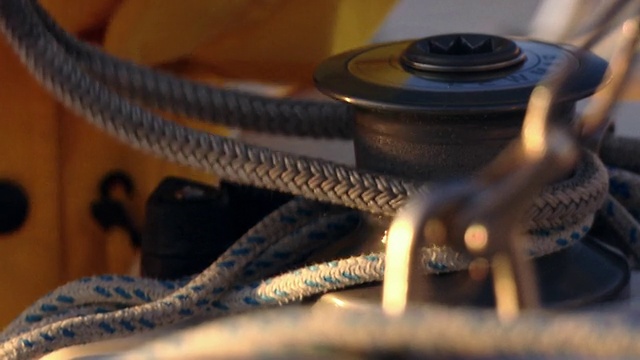 系船绳用来系船的绳子视频素材