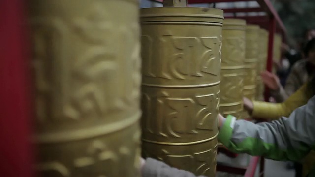 中国陕西西安，藏传佛教经轮拍摄视频下载