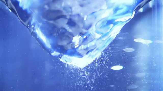 ECU SLO拍摄水下漩涡/新西兰奥克兰视频素材