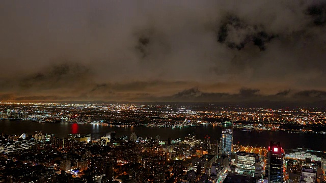 时间流逝建立拍摄的纽约大都会的夜晚视频素材