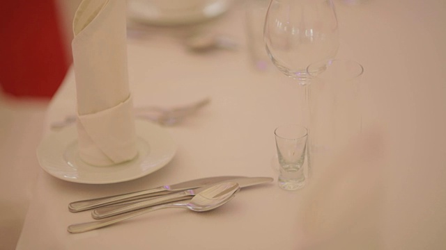 装饰婚礼桌子-库存镜头视频素材