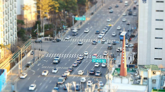 韩国首尔江南区驿三洞的WS T/L交通视图视频素材