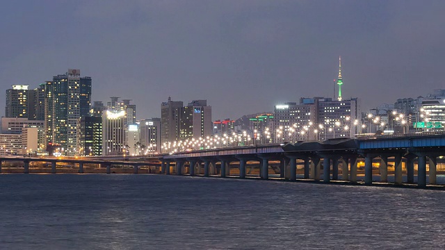 WS T/L韩江夜景和maapodaegyo桥/首尔，韩国视频素材