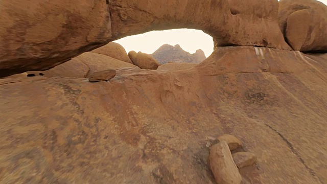 斯匹茨科佩的HELI花岗岩拱门视频素材