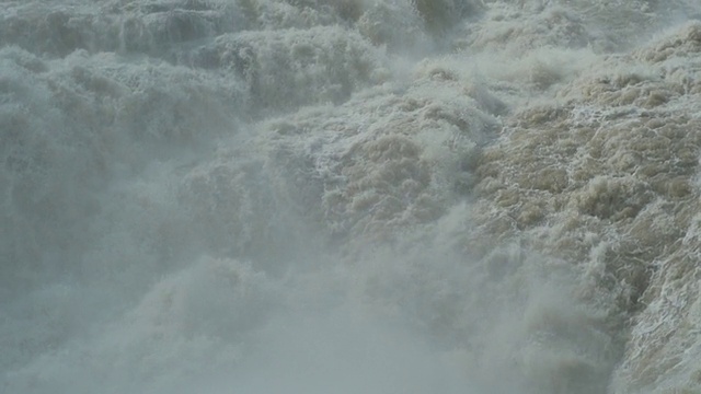壮观的黄河壶口瀑布的慢镜头视频购买