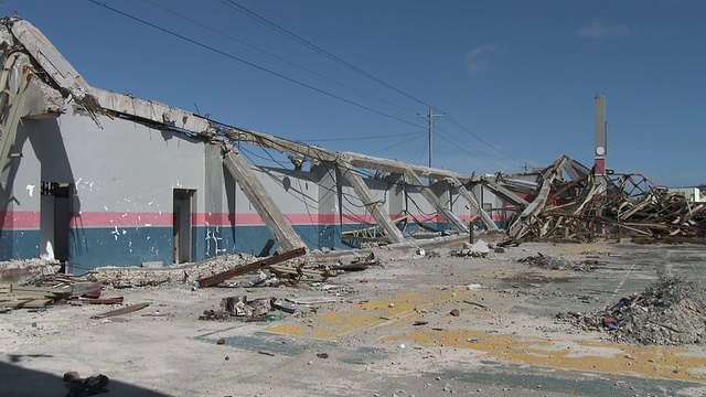 台风海燕对建筑物的破坏视频素材