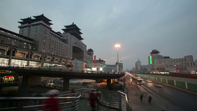 日落时分的北京西站市容视频素材