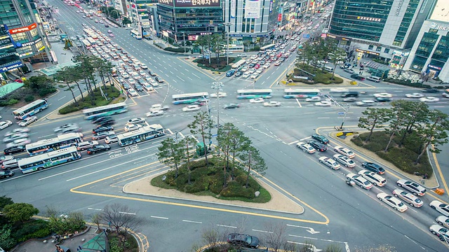 WS T/L ZI HA在韩国釜山Seomyeon交通圈的交通情况视频素材