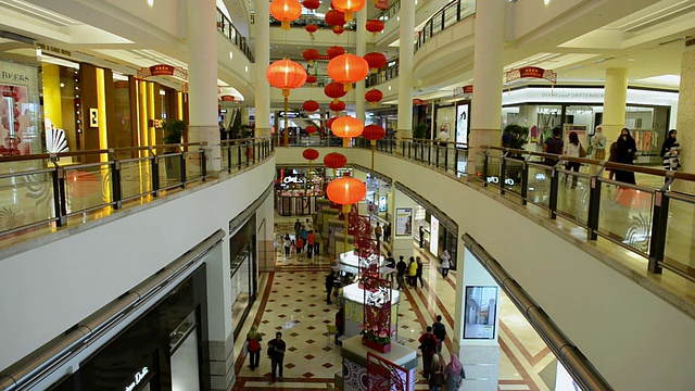 微软拍摄了KLCC购物中心/马来西亚吉隆坡视频素材