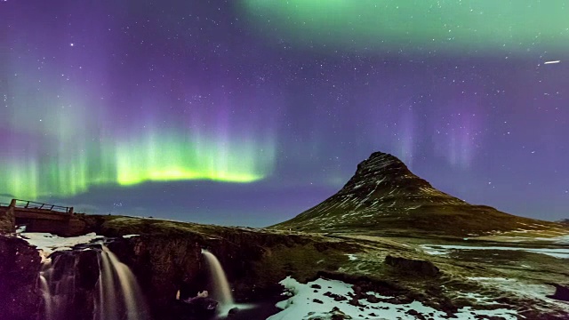 4K延时:冰岛Kirkjufell的北极光视频素材