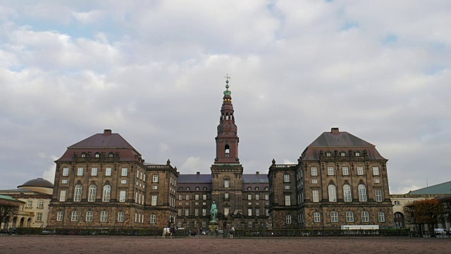 4K:丹麦、哥本哈根、克里斯琴堡宫和丹麦议会所在地视频下载