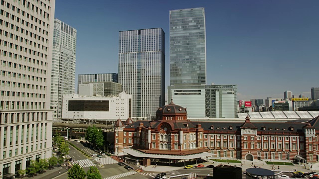 日景东京车站与周围的办公楼视频下载