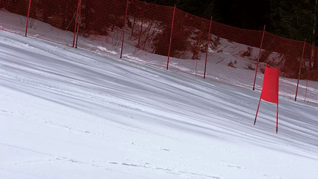 女子高山滑雪滑雪速降比赛视频素材