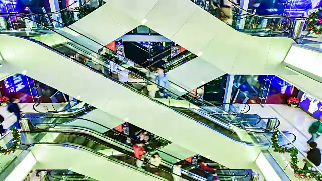 购物中心自动扶梯的延时视频视频素材