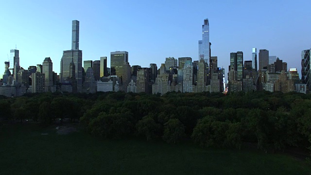 纽约市天际线和中央公园鸟瞰图视频素材