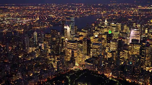 宏大的都市都市夜晚的史诗般的建立视频素材