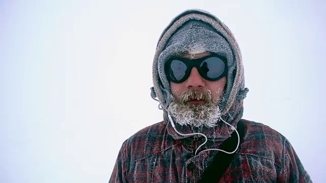 冷冻冒险寻的器视频素材
