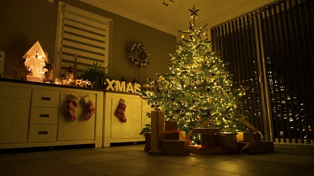 圣诞装饰客厅一角视频素材