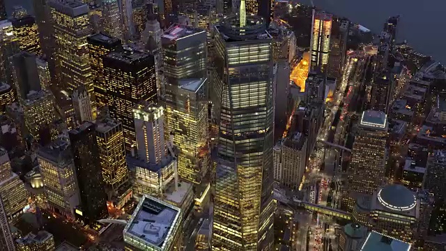 纽约自由塔和世界贸易中心纪念碑的鸟瞰图视频素材