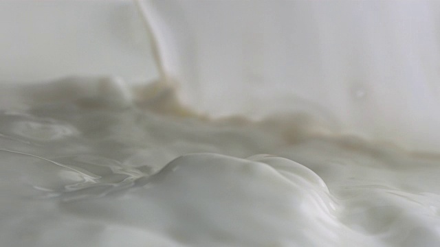 波在牛奶视频素材