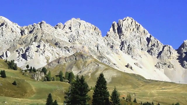 圣佩勒格里诺山口在特伦蒂诺中音。视频下载
