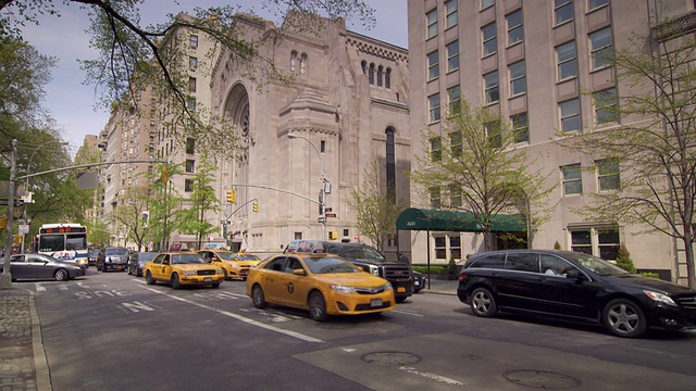 这张照片拍摄于曼哈顿第五大道中央公园附近视频素材