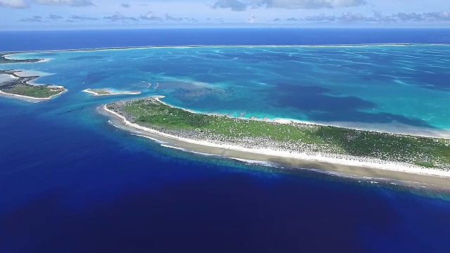 潘在整个坎顿环礁上空视频下载