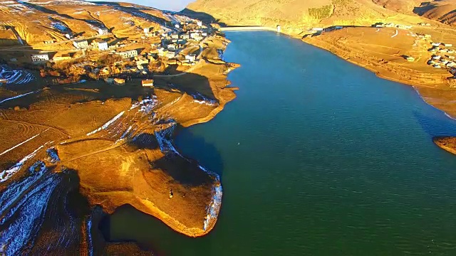 中国云南省年湖黑颈鹤保护区视频下载