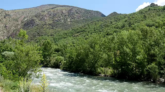 西班牙比利牛斯诺格拉帕拉雷萨河视频素材