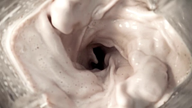 慢动作混合巧克力牛奶视频素材