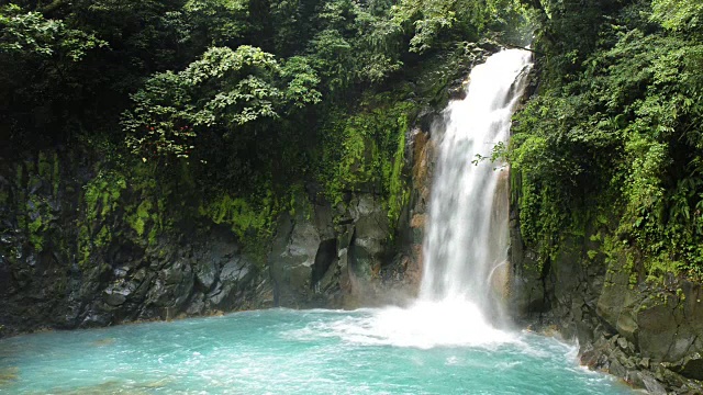哥斯达黎加的塞莱斯特瀑布国家公园视频素材