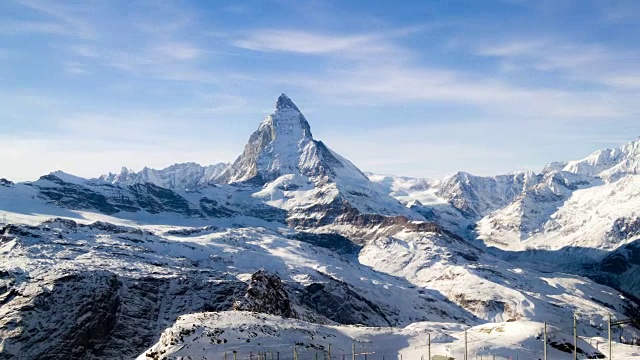 4K:瑞士阿尔卑斯山脉的马特洪峰视频下载