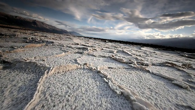 美国加州NP乾裂土和盐滩/死亡谷的WS LA POV拍摄视频下载