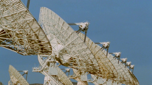 移动的VLA(甚大阵列)射电望远镜碟面/新墨西哥视频下载