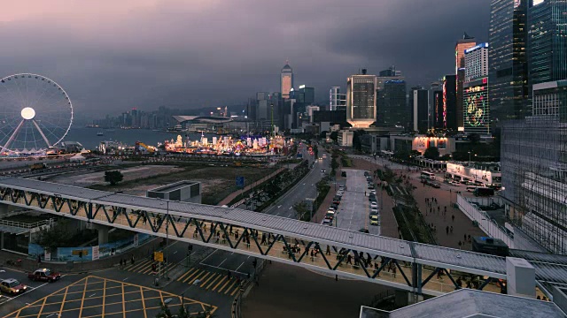 香港黄昏时由中环至湾仔的延时镜头视频下载