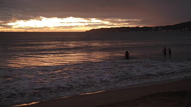 日落海滩场景，新巴亚尔塔，纳亚里特，巴亚尔塔港，墨西哥，北美视频素材