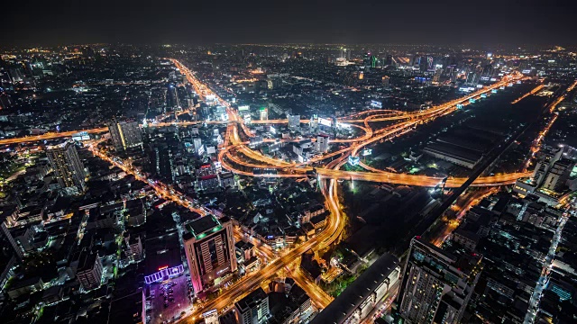 T/L WS HA高速公路夜间交通/泰国曼谷视频素材