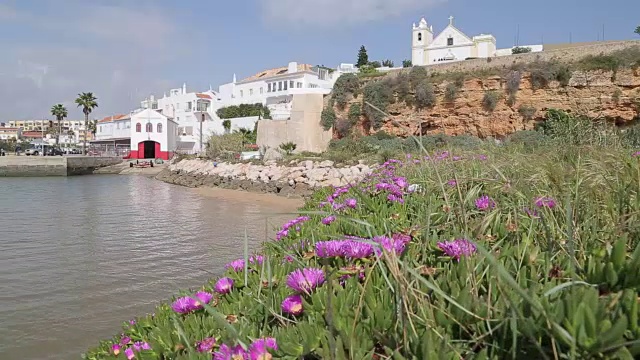 海滨教堂，费拉古多，阿尔加维，葡萄牙，欧洲视频下载