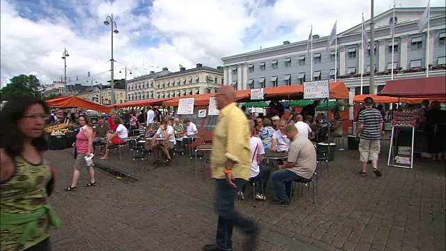 芬兰赫尔辛基的市场座位视频素材